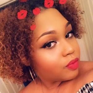 Meet your Posher, Latia